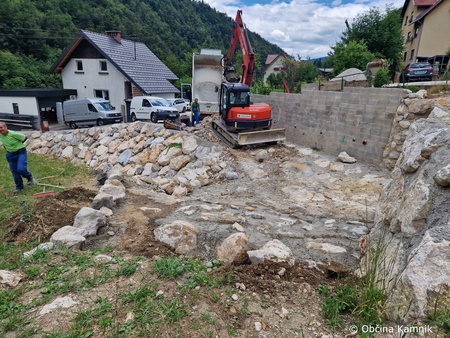 Črna (1)